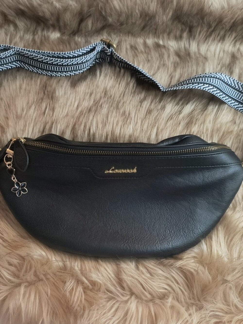 Lovevook Vegan Leather Crossbody Fanny Pack
